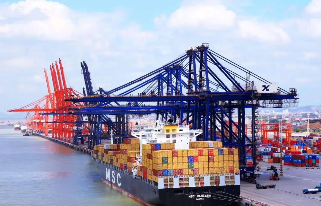 2022年海口港海关签发出口印度尼西亚原产地证书129份，金额3.36亿元