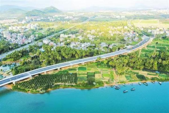 海南環島旅游公路計劃12月底將實現全線通車
